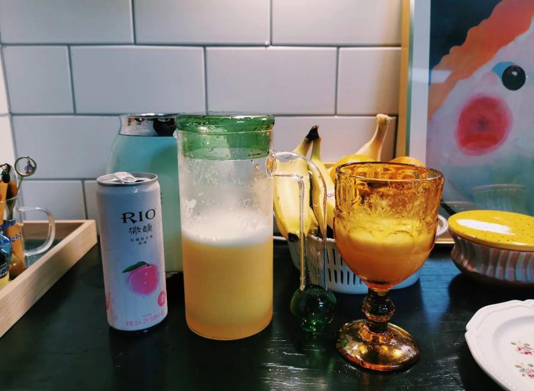 Keto and Alcohol: My Practical Guide to Staying Low-Carb Without Killing Fat Loss